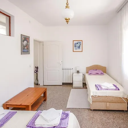 Tara Apartmán *
